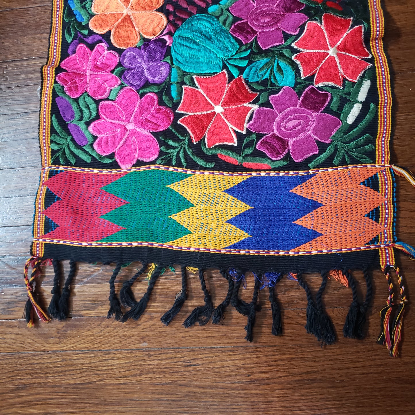 Mexican Floral Embroidered Table Runner Chiapas 90x17