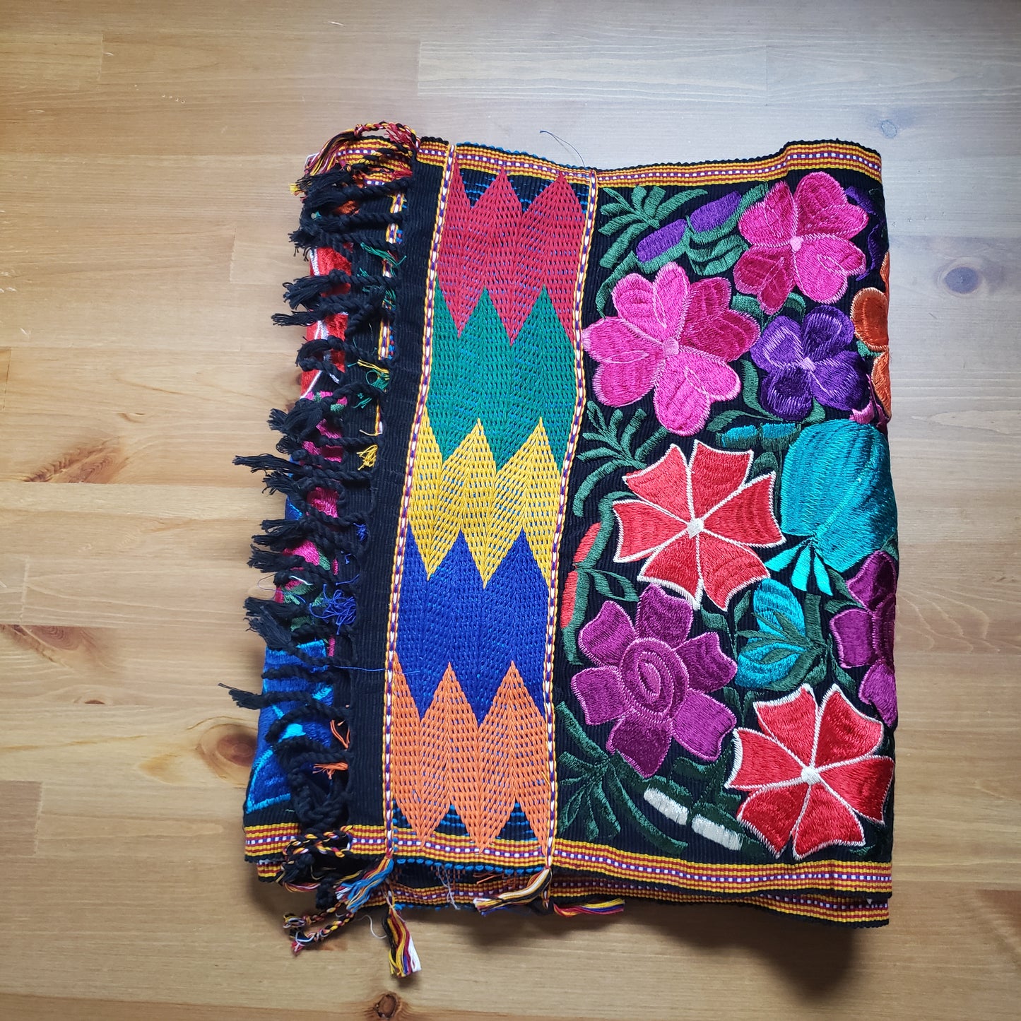 Mexican Floral Embroidered Table Runner Chiapas 90x17