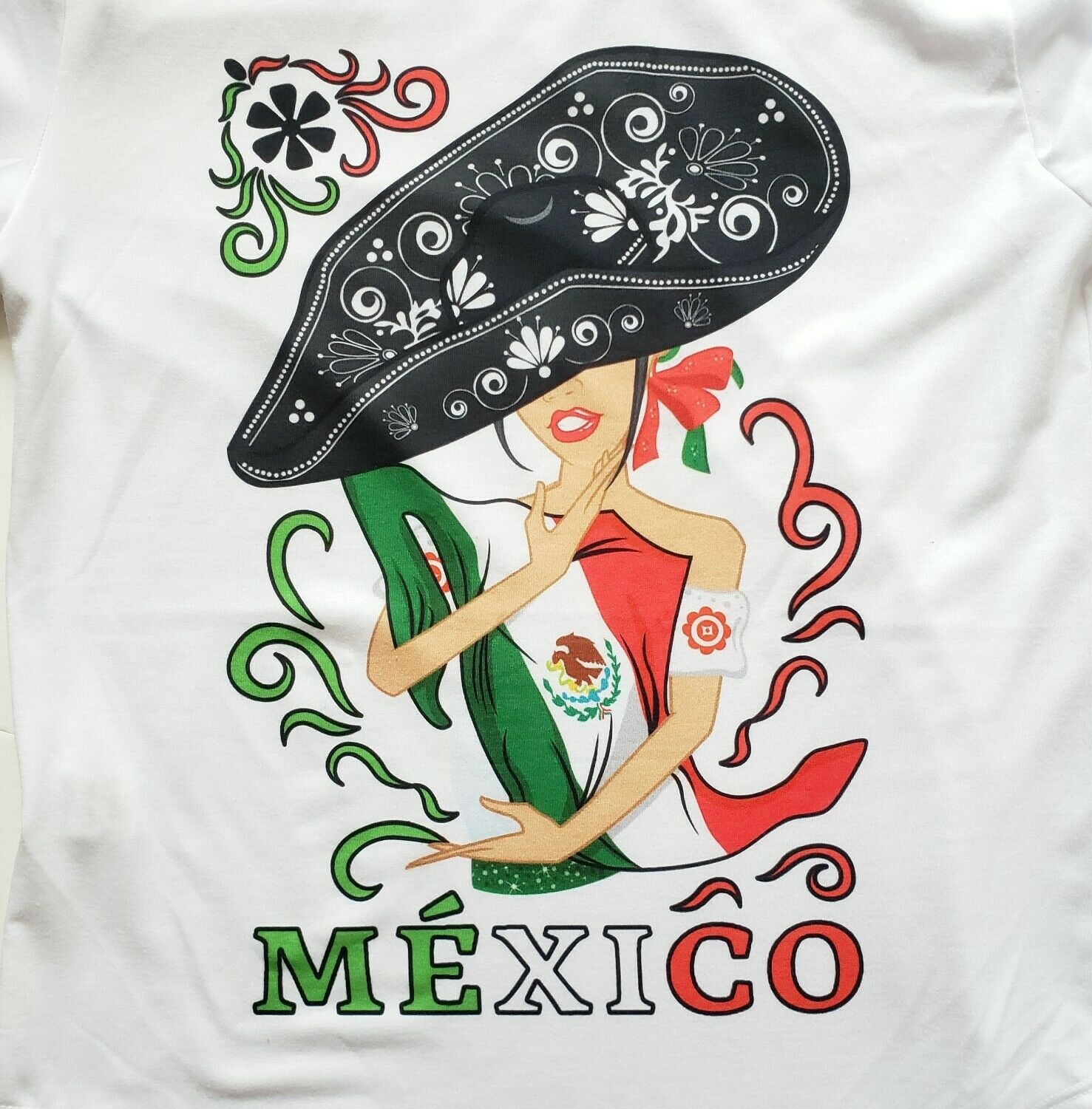 Mexican Women's Graphic Tee Floral Oaxaca T-Shirt Mexican Flag Hugging Mexico - The Little Pueblo